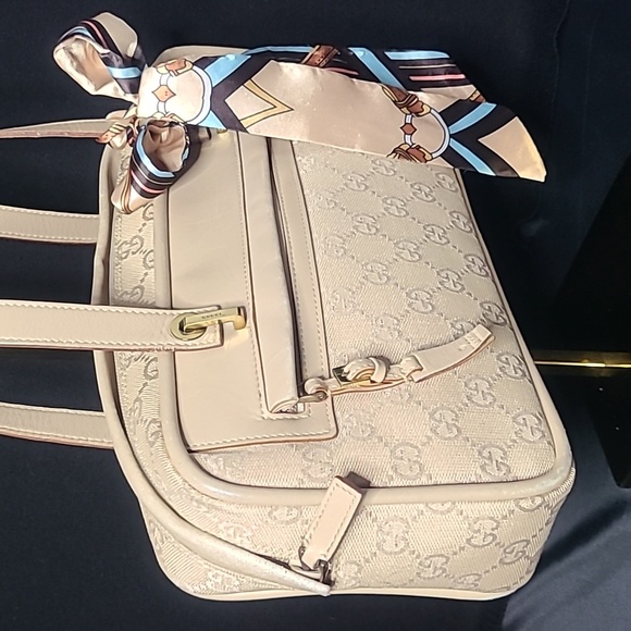 GUCCI VINTAGE 2000 GG BEIGE CANVAS HAND BAG WITH CALF SKIN LEATHER/GOLD HRDWR - Picture 6 of 17